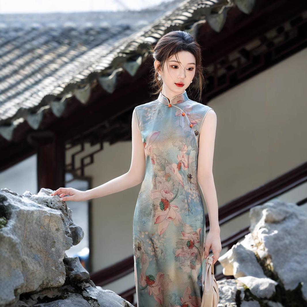 2025 spring new sleeveless national style oil painting printing cheongsam middle-aged and young people looking thin daily imitation acetic acid jacquard dress