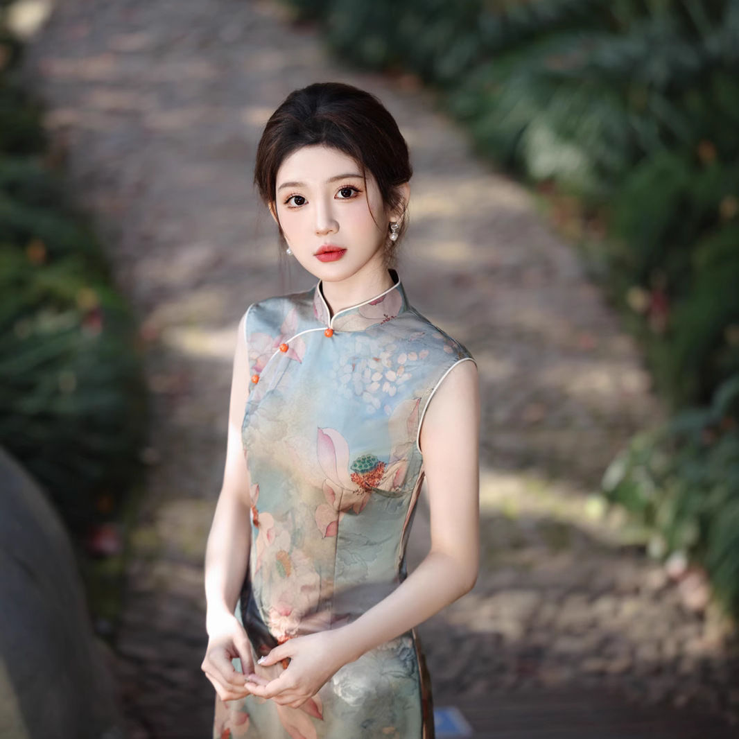 2025 spring new sleeveless national style oil painting printing cheongsam middle-aged and young people looking thin daily imitation acetic acid jacquard dress