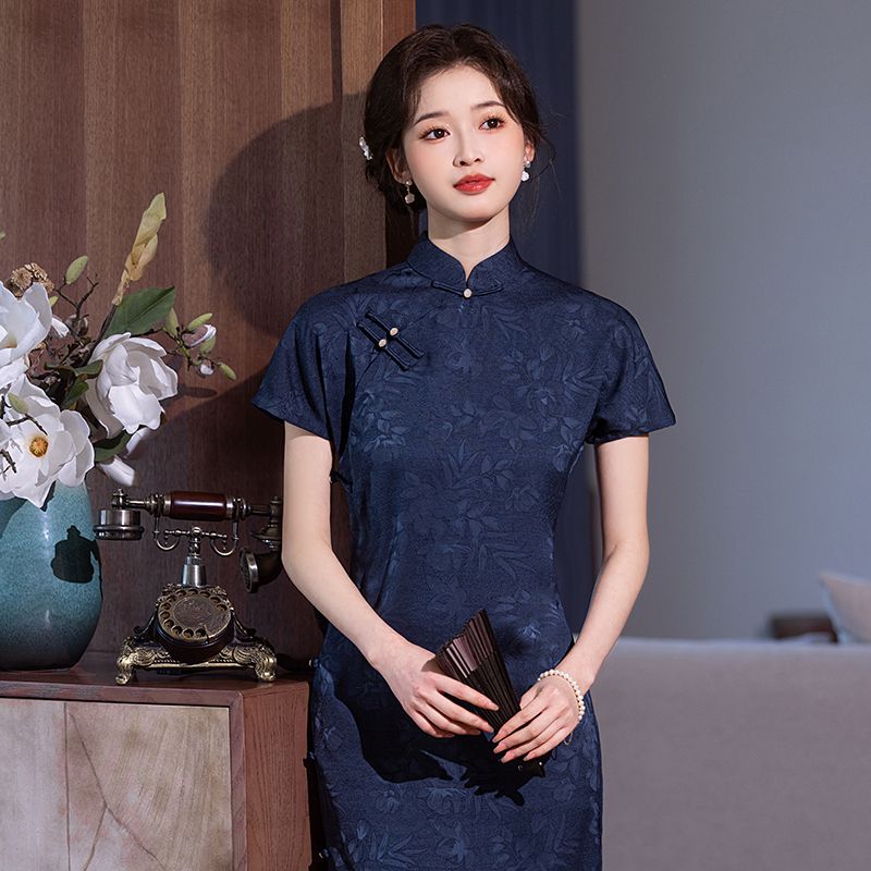Blue ancient full-open cheongsam 2025 new spring and summer women's new Chinese-style improvement is beautiful, daily wear is simple and elegant