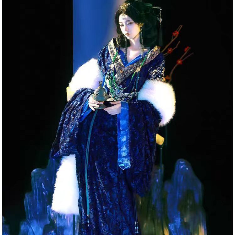 Qiqi same Dugu Garo 2025 original beauty picture series popular gorgeous heavy industry Warring States robe autumn and winter set - AuraKin