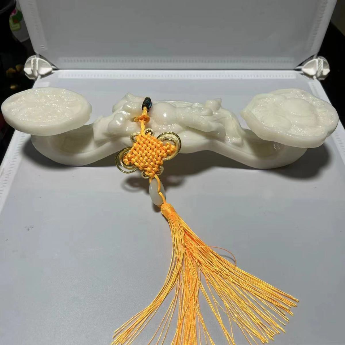 Natural jade jade Ruyi ornament, living room porch housewarming wine cabinet, new home decoration gift opening Lucky Gallery