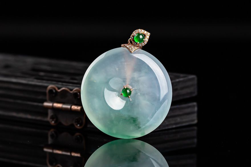 Pure natural Myanmar genuine A jadeite inlaid with 18K gold with diamond ice flower safety buckle jade pendant pingan - AuraKin