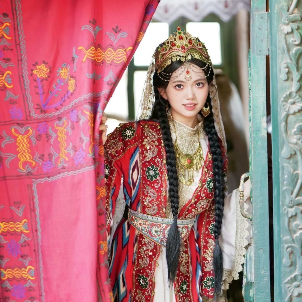 middle New Xinjiang Kashgar princess girl same clothing Uyghur photography explosion travel photo clothing Western Regions - AuraKin