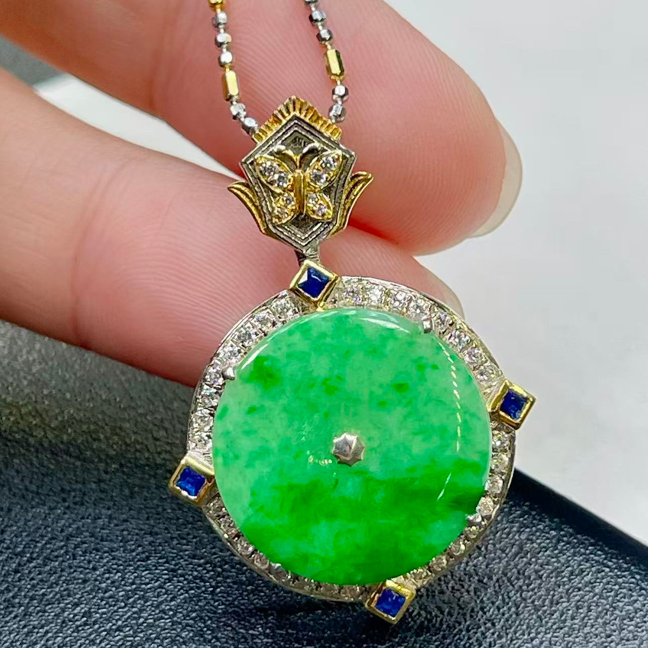 Emerald Green Safety Buckle Luxury Diamond Inlay S925 Sterling Silver Anti-tarnish & Colorfast Inlay Craft