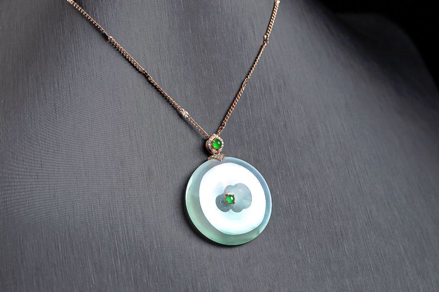 Pure natural Myanmar genuine A jadeite inlaid with 18K gold with diamond ice flower safety buckle jade pendant pingan - AuraKin