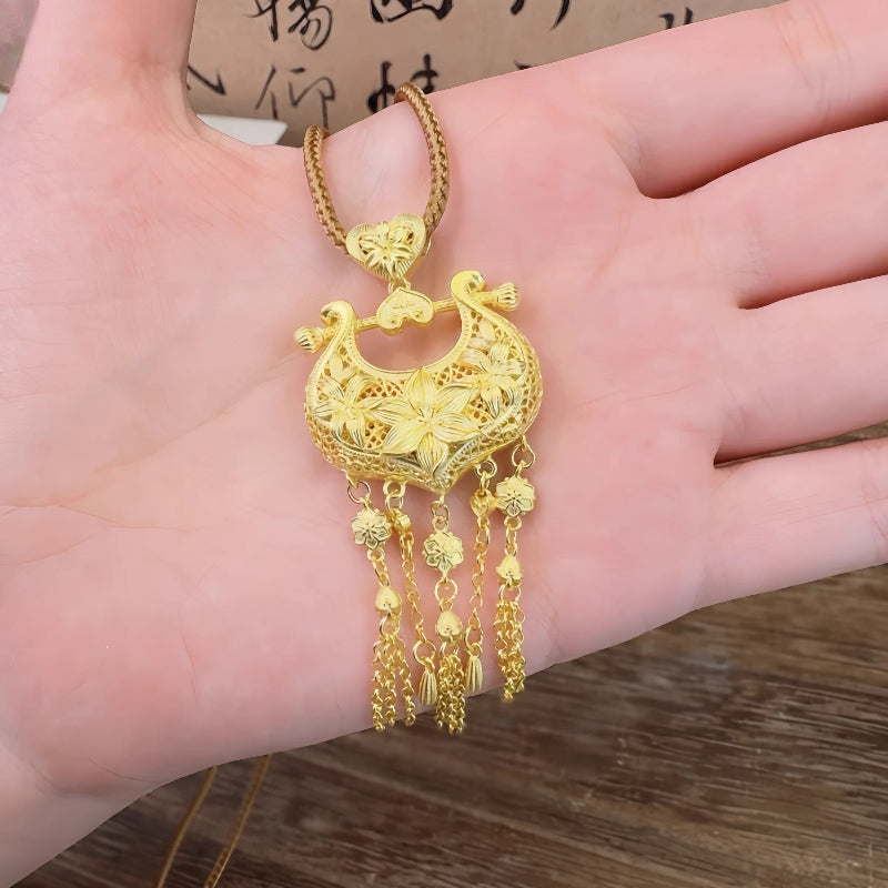 AuraKin Silver Necklace Ruyi Yingluo