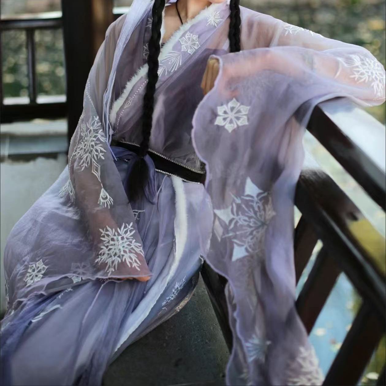 Xiliyi's original Hanfu [Snow Girl] middle Hanfu women's improved Nanbei Dynasty women's cape heavy industry embroidery winter set [Shipped within 15 days] - AuraKin