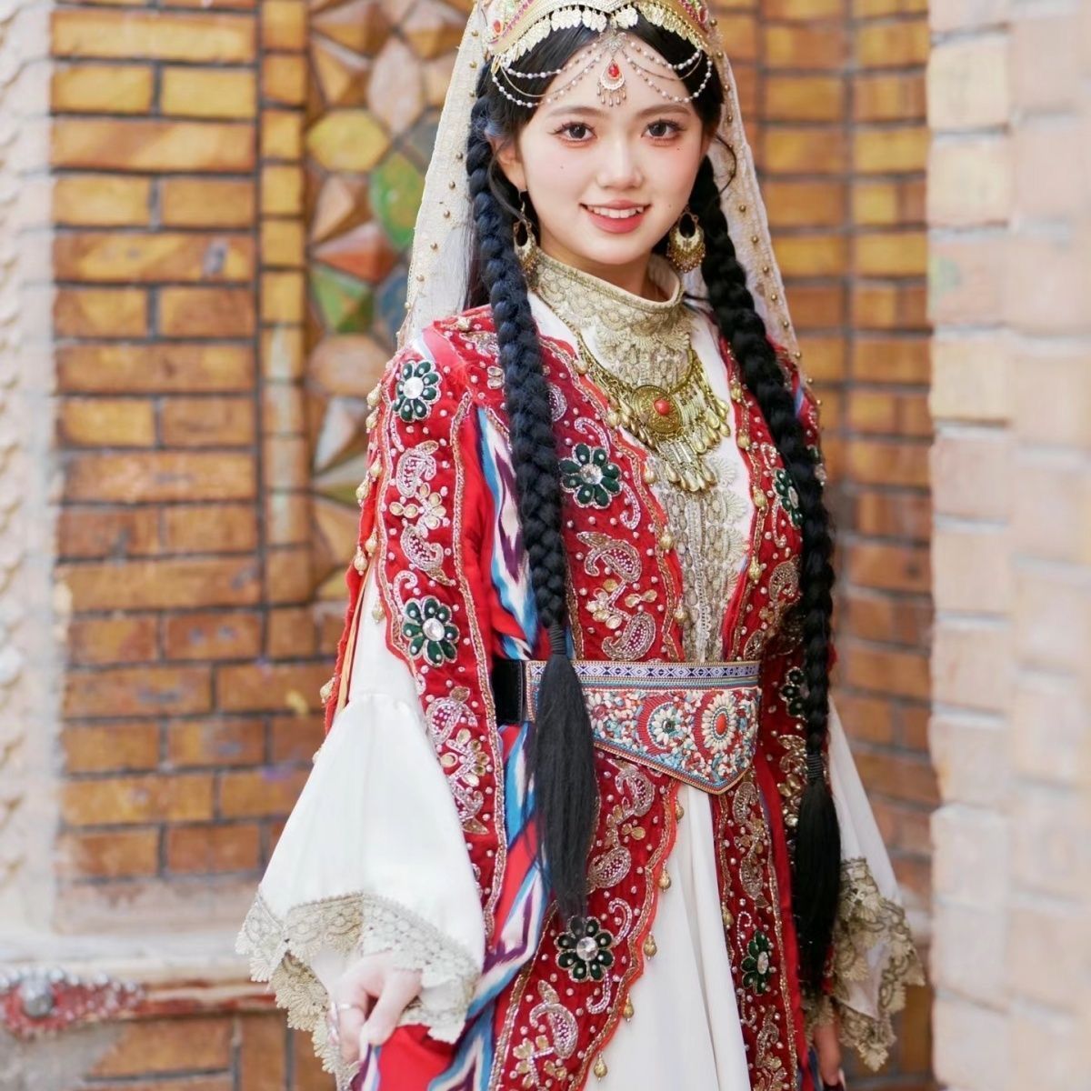 middle New Xinjiang Kashgar princess girl same clothing Uyghur photography explosion travel photo clothing Western Regions - AuraKin
