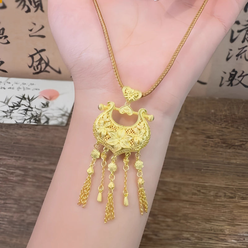 AuraKin Silver Necklace Ruyi Yingluo