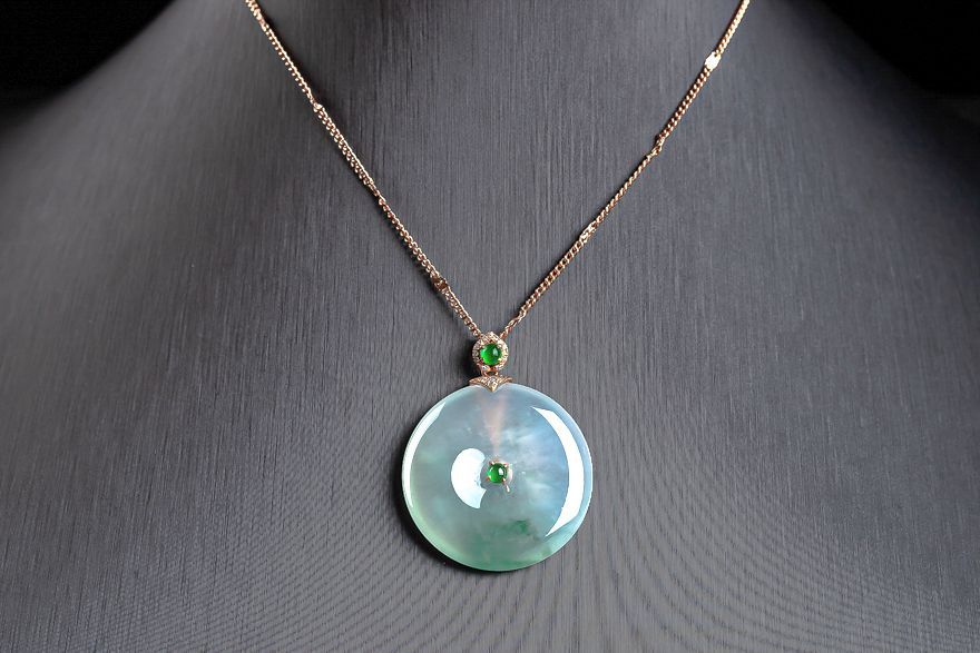 Pure natural Myanmar genuine A jadeite inlaid with 18K gold with diamond ice flower safety buckle jade pendant pingan - AuraKin