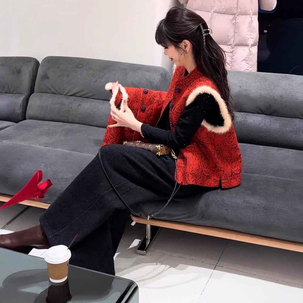 New Chinese style high-end 2026 embroidered red cotton vest women's high-end sense light luxury versatile warm cotton vest