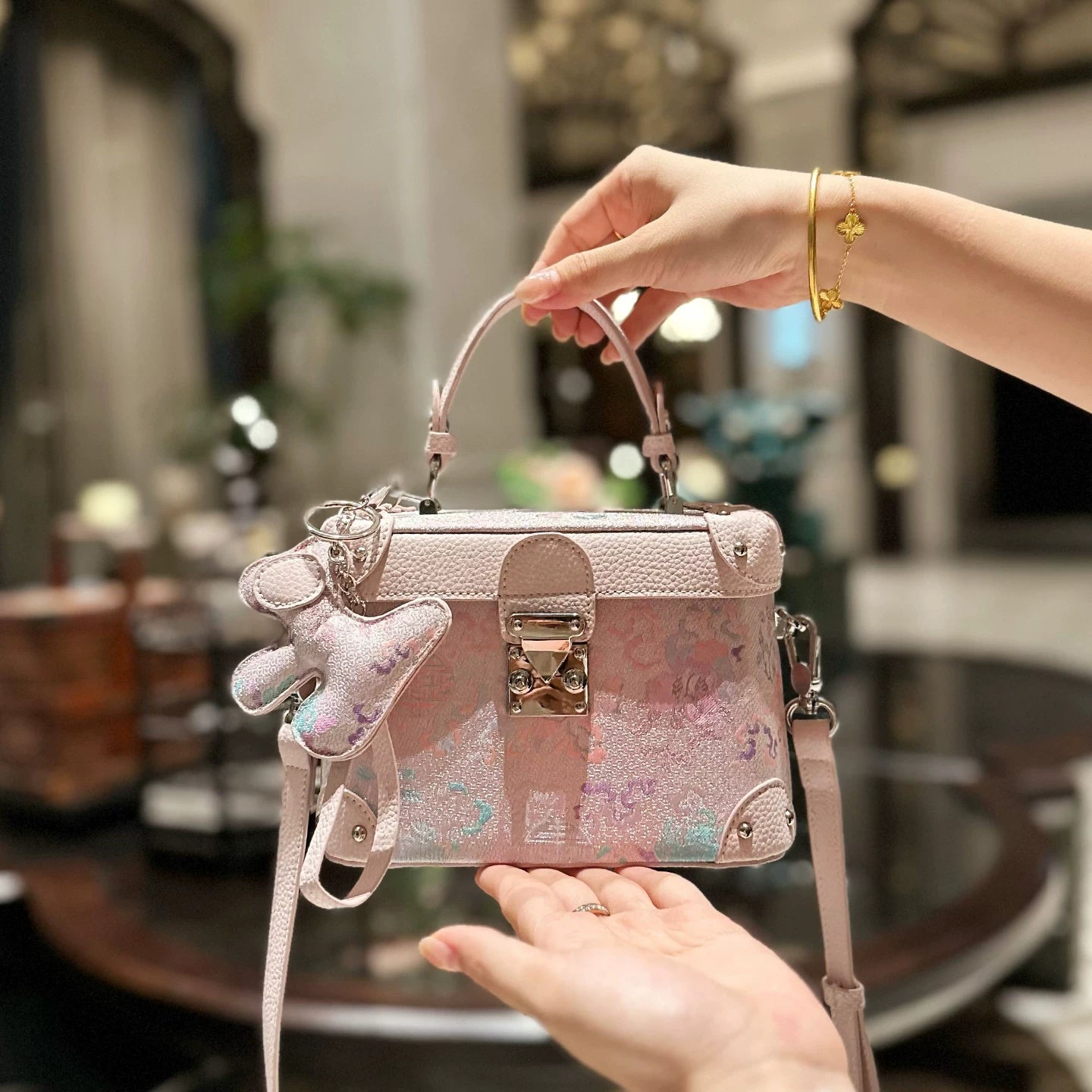 New Chinese-style intangible cultural heritage Song Jin box handbag women's Spring new high-end light luxury messenger bag - AuraKin