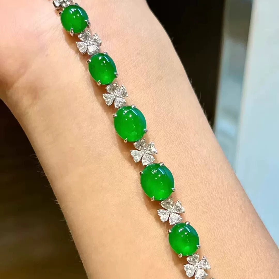 Ice species yang green egg surface jadeite bracelet, Myanmar natural product, old pit full green jadeite small egg surface loose stone genuine.
