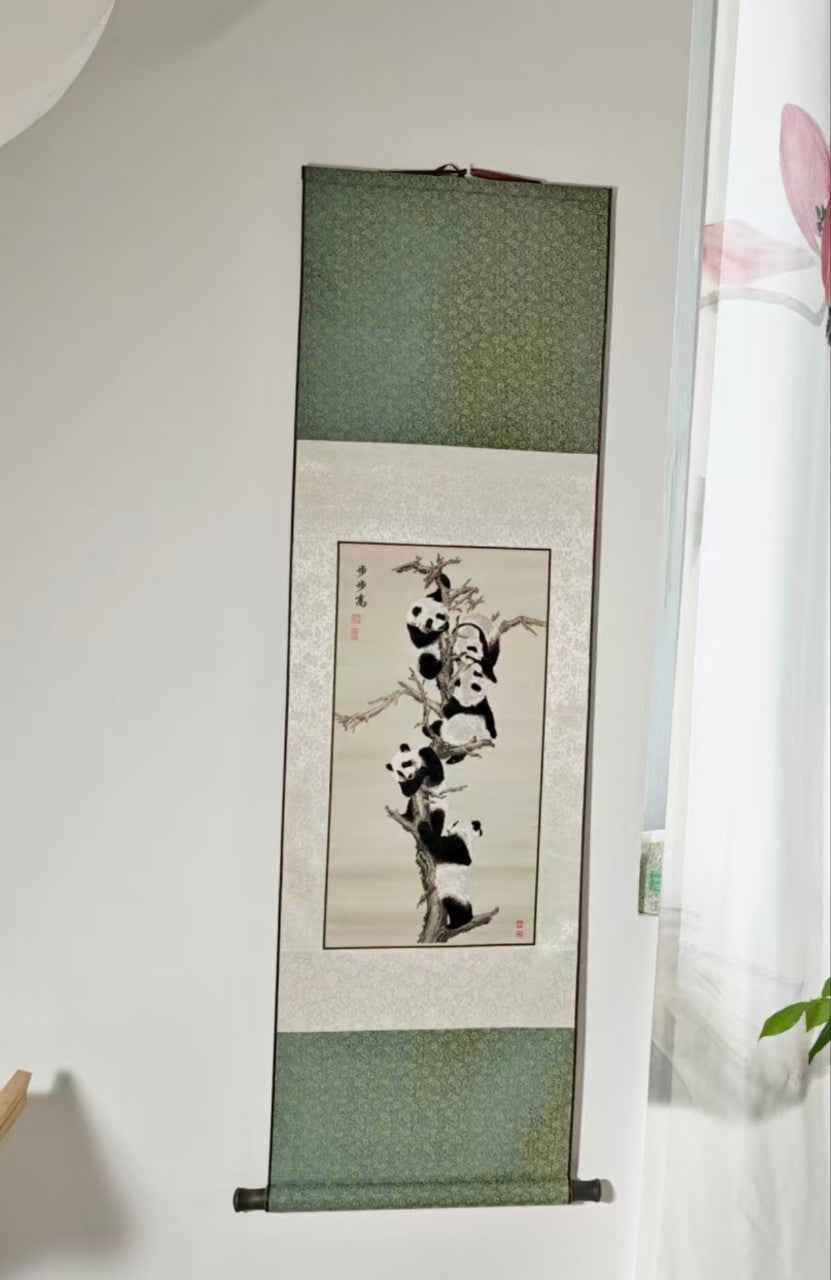 Shu Brocade Shu Embroidery Intangible Cultural Heritage Panda Souvenir Scroll Chinese Style Special Gifts for Friends and Relatives from All Over the World