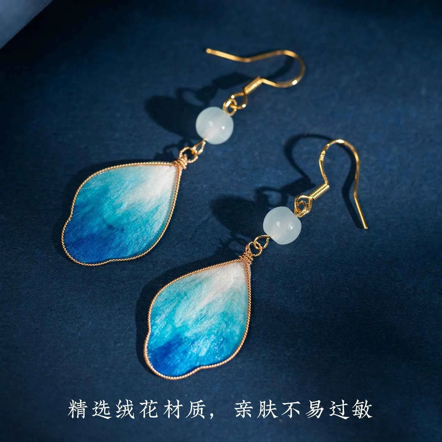 Original intangible cultural heritage velvet petals s925 Tremella hook ancient Hanfu cheongsam new Chinese earrings temperament light luxury