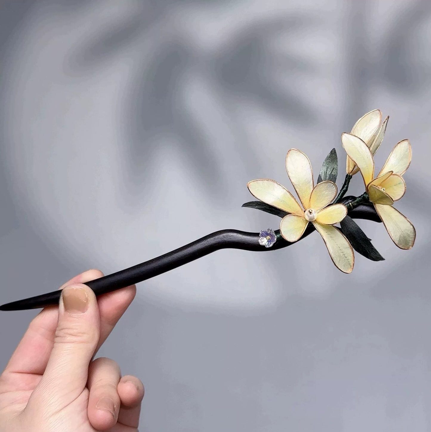 Intangible Cultural Heritage Handmade Silk Edelweiss Hairpin Female High-end Hairpin Hanfu Cheongsam Bride Disc Hairpin for Gifts - AuraKin