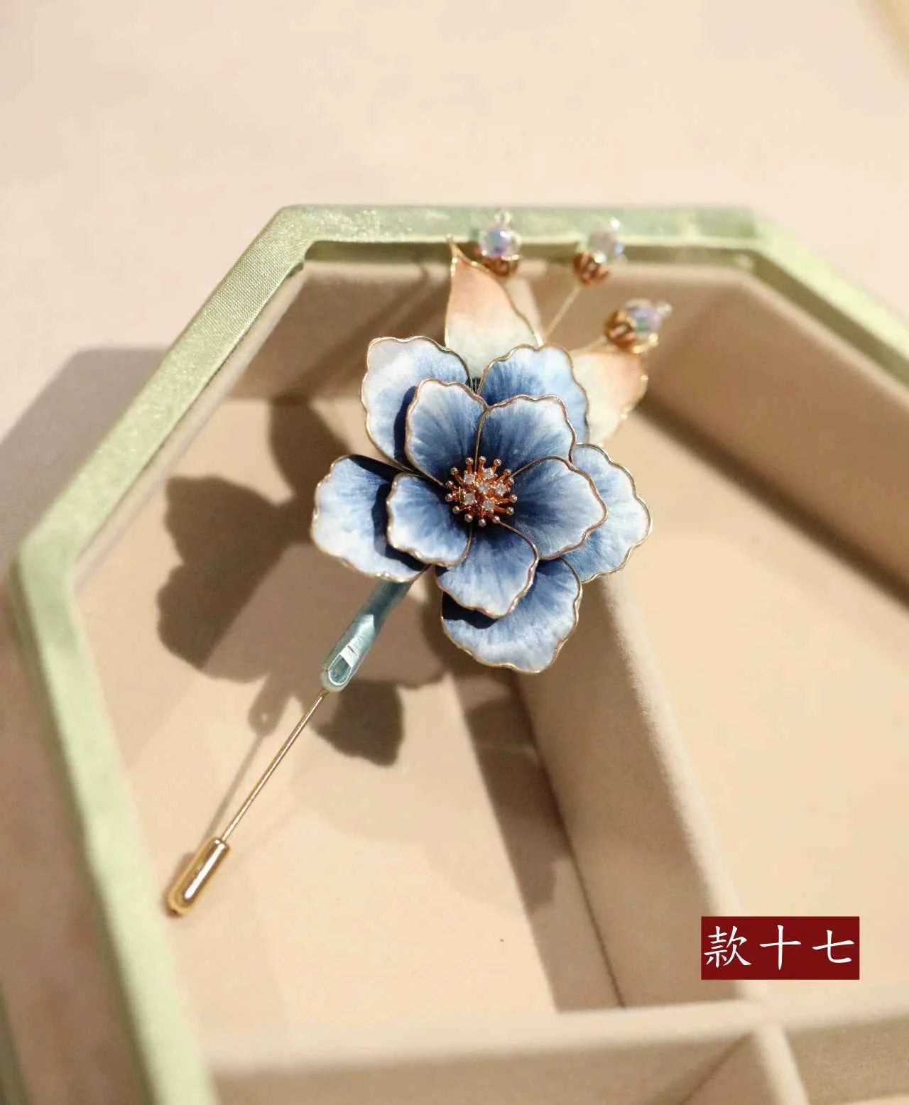 Suzhou Intangible Cultural Heritage Handmade Edelweiss Brooch Silk Thread Send Mothers, Teachers' Day Gifts Hanfu Cheongsam Accessories