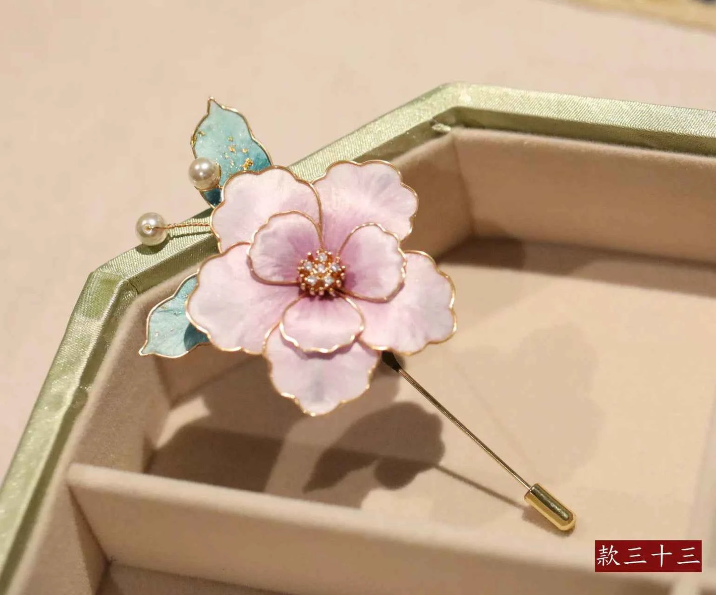 Suzhou Intangible Cultural Heritage Handmade Edelweiss Brooch Silk Thread Send Mothers, Teachers' Day Gifts Hanfu Cheongsam Accessories