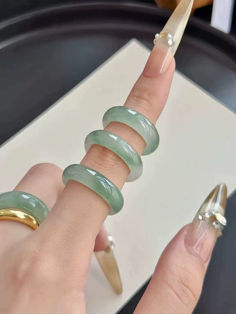 Jade ring, natural ice glutinous seed floating flower jadeite ring, women's noble ring, fashion temperament, versatile ring