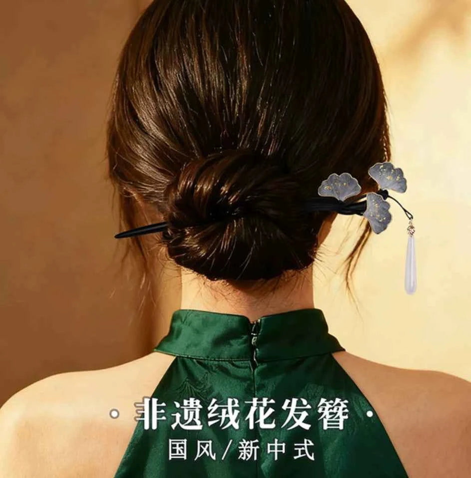 Sansheng is fortunate to have intangible cultural heritage fluff hairpin, new Chinese ginkgo hair accessories, disc hair, headgear, ebony hairpin, national style hairpin.
