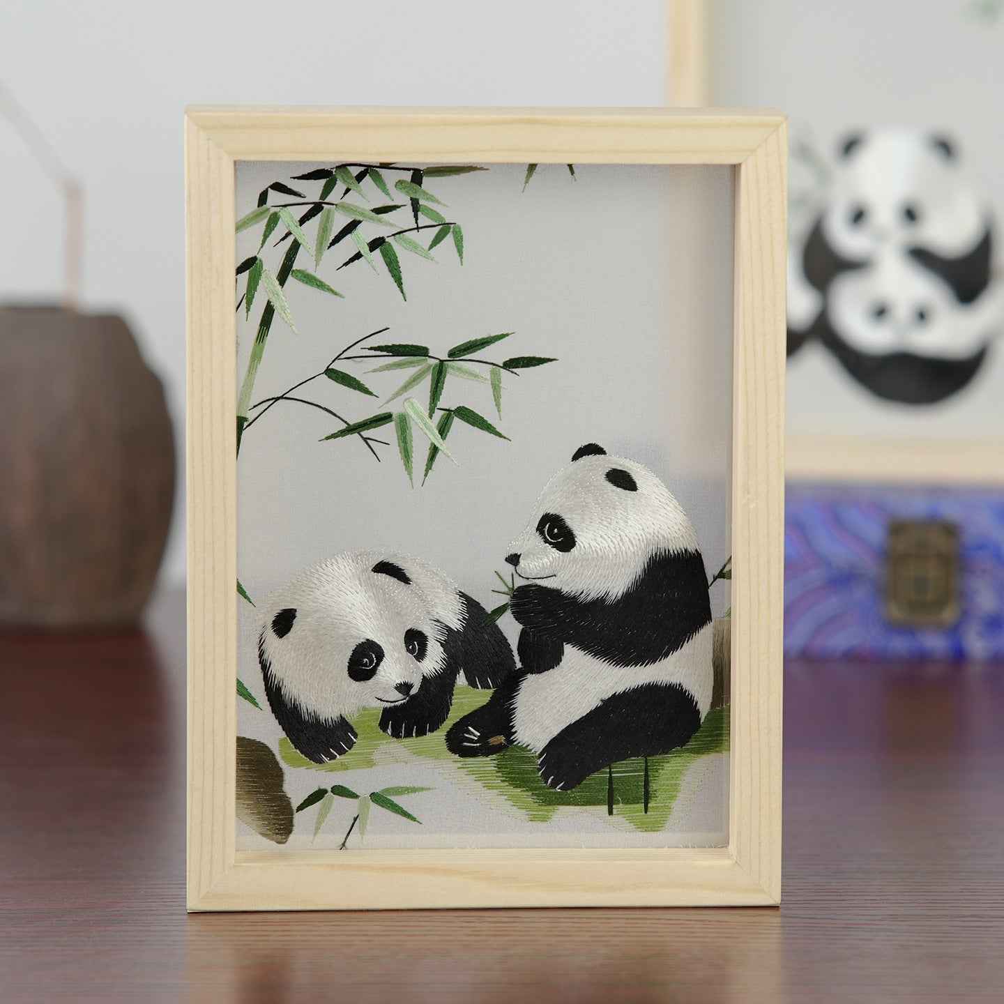 Chinese style Shu embroidery handmade double-sided embroidery panda Chinese square ornament characteristic souvenir gift for foreign friends