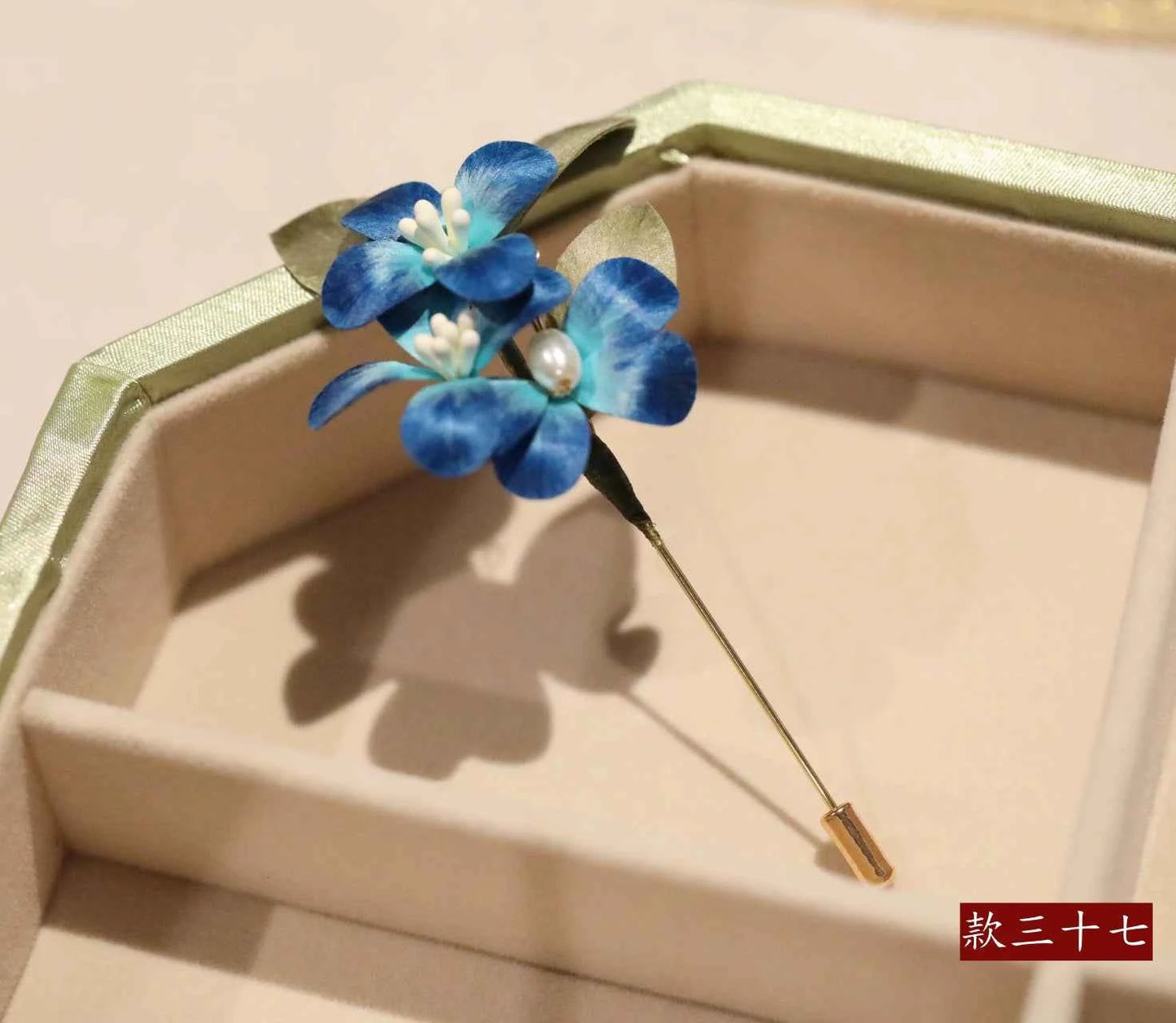 Suzhou Intangible Cultural Heritage Handmade Edelweiss Brooch Silk Thread Send Mothers, Teachers' Day Gifts Hanfu Cheongsam Accessories