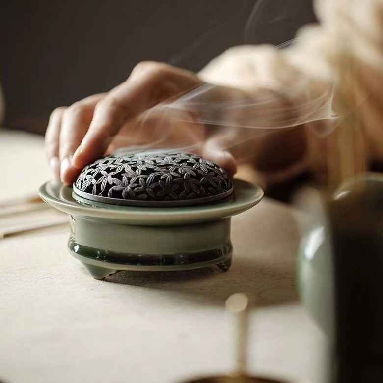 Ceramic Aromatherapy Burner Tea Ceremony Zen Three-legged Burner Celadon Incense Set Fragrant Seal Gift Box Fragrant Seal