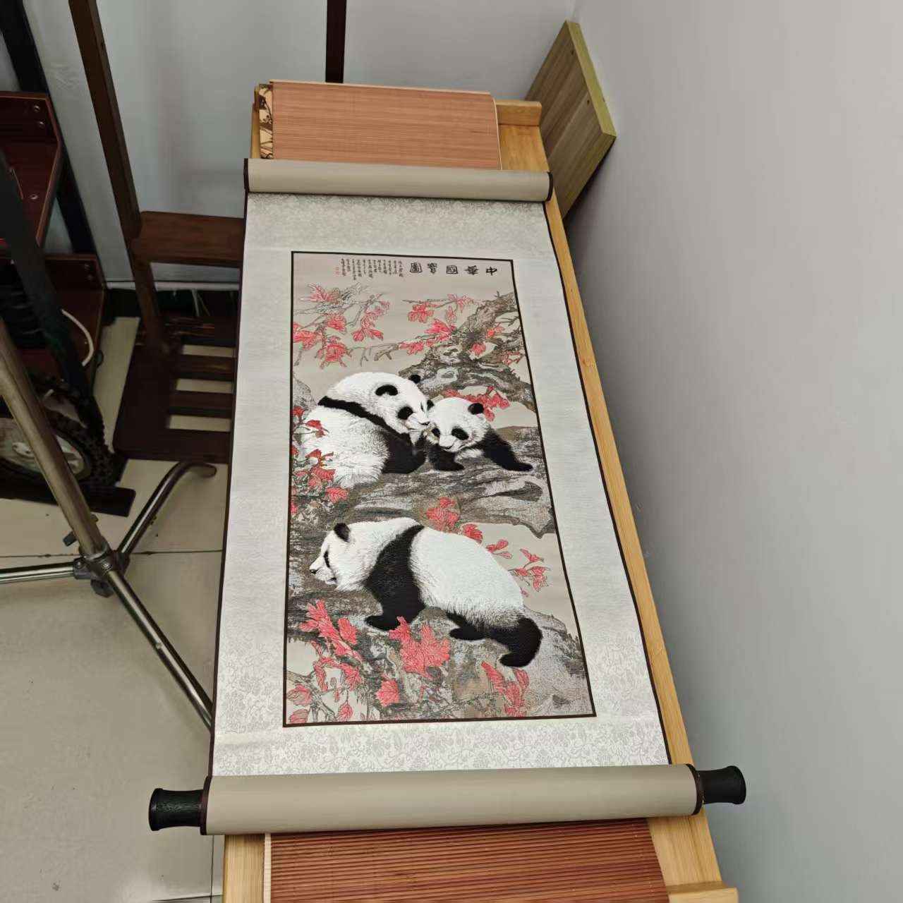 Shu Brocade Shu Embroidery Intangible Cultural Heritage Panda Souvenir Scroll Chinese Style Special Gifts for Friends and Relatives from All Over the World