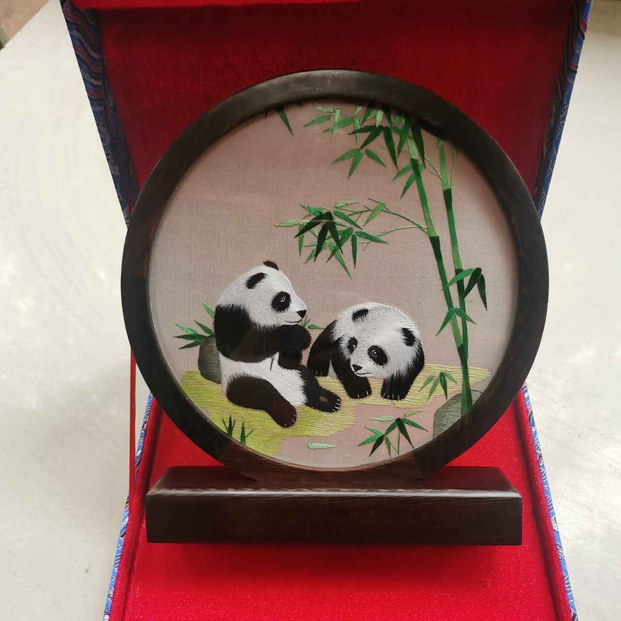 Panda Shu Embroidery Ornament Double-sided Embroidery Embroidery Handicrafts Engraving Text Logo Representative Featured Gifts