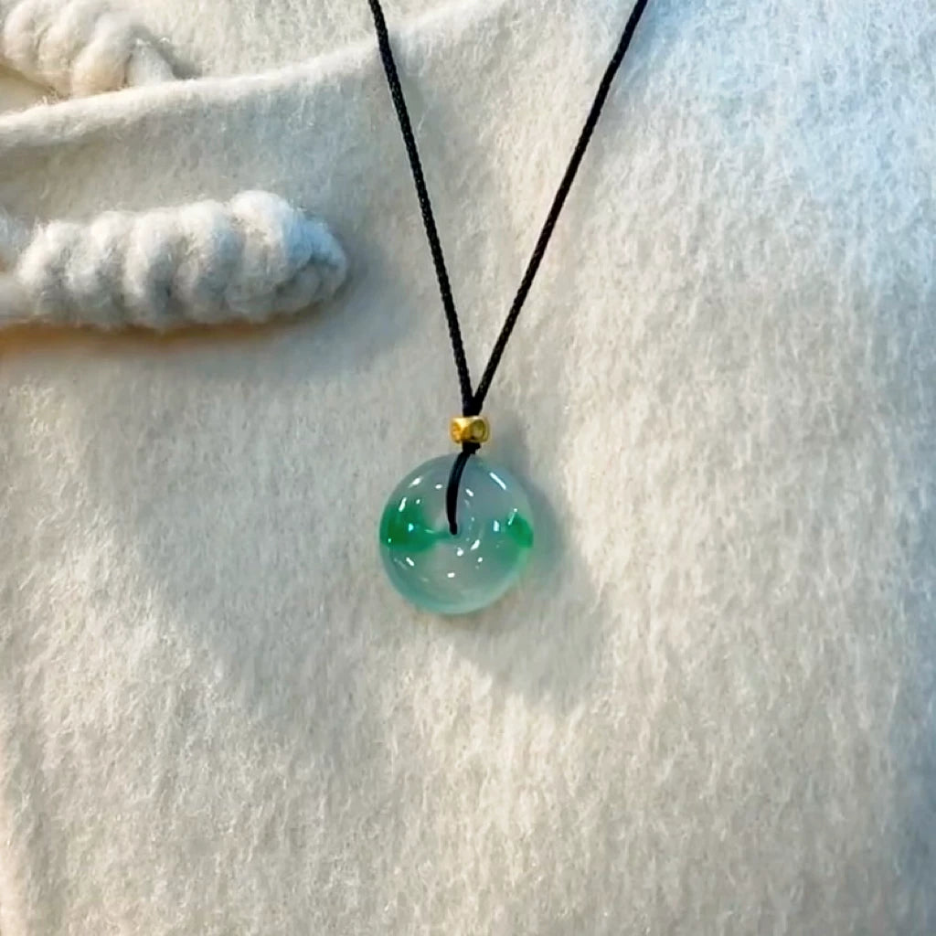 High ice floating sun green jadeite safety buckle pendant, Myanmar natural product, genuine ice transparent small button plain piece, naked piece.