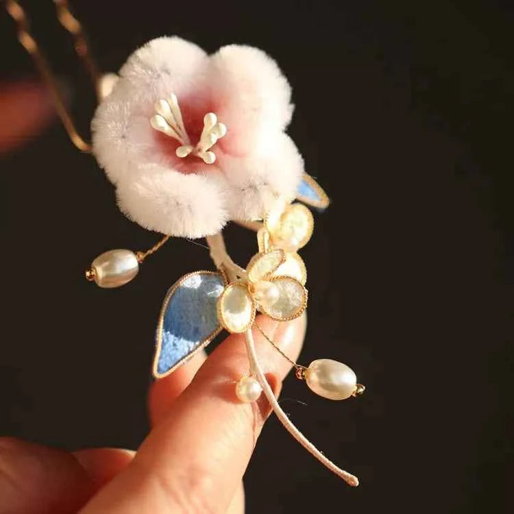 Tang Feng Butterfly Imitation Edelweiss Hairpin Side Girly Antique Hanfu Cheongsam Furry National Style Accessories Edge Clip