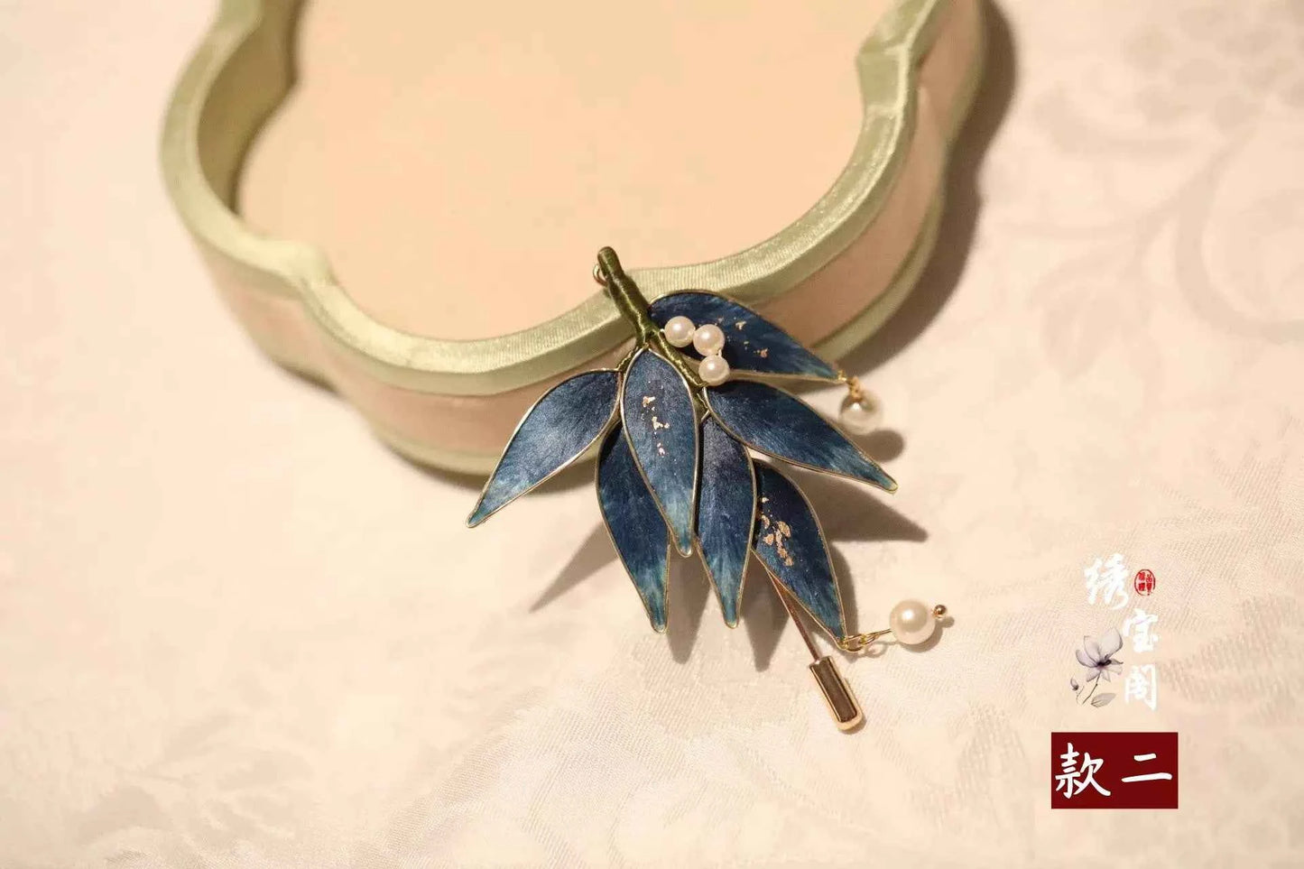 Suzhou Intangible Cultural Heritage Handmade Edelweiss Brooch Silk Thread Send Mothers, Teachers' Day Gifts Hanfu Cheongsam Accessories