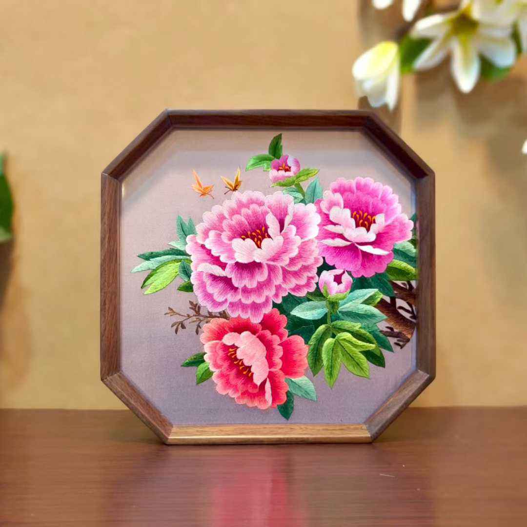 Suzhou embroidery table double-sided embroidery pure handmade ornament table screen classical specialty gifts for foreigners Shu embroidery souvenir