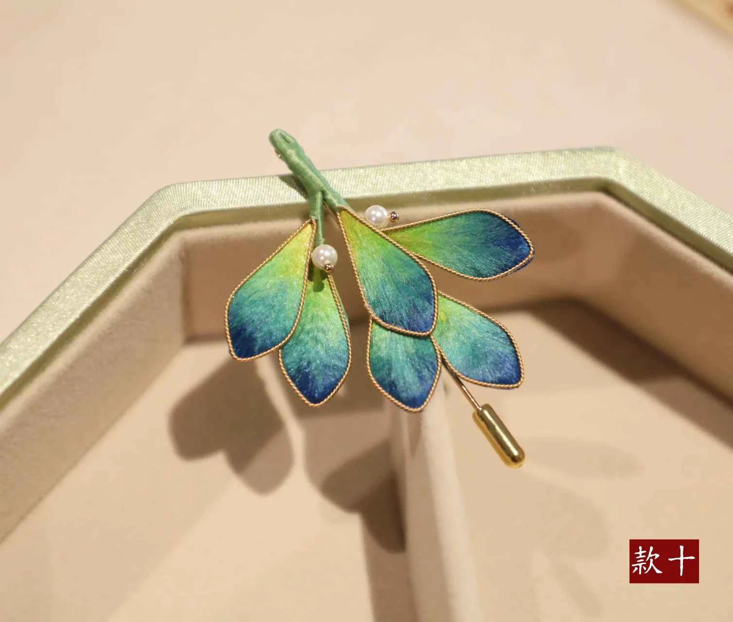 Suzhou Intangible Cultural Heritage Handmade Edelweiss Brooch Silk Thread Send Mothers, Teachers' Day Gifts Hanfu Cheongsam Accessories