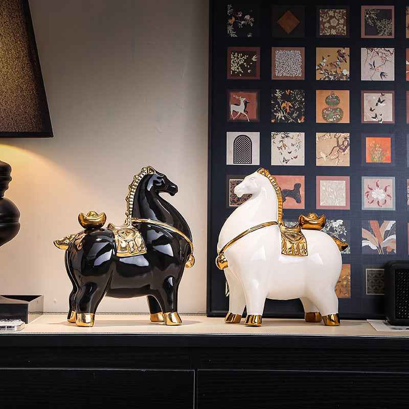 There is money now, ornaments, ceramics attract wealth, boss's office, living room desktop, high-end home decoration, opening gift