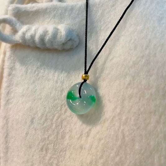High ice floating sun green jadeite safety buckle pendant, Myanmar natural product, genuine ice transparent small button plain piece, naked piece.