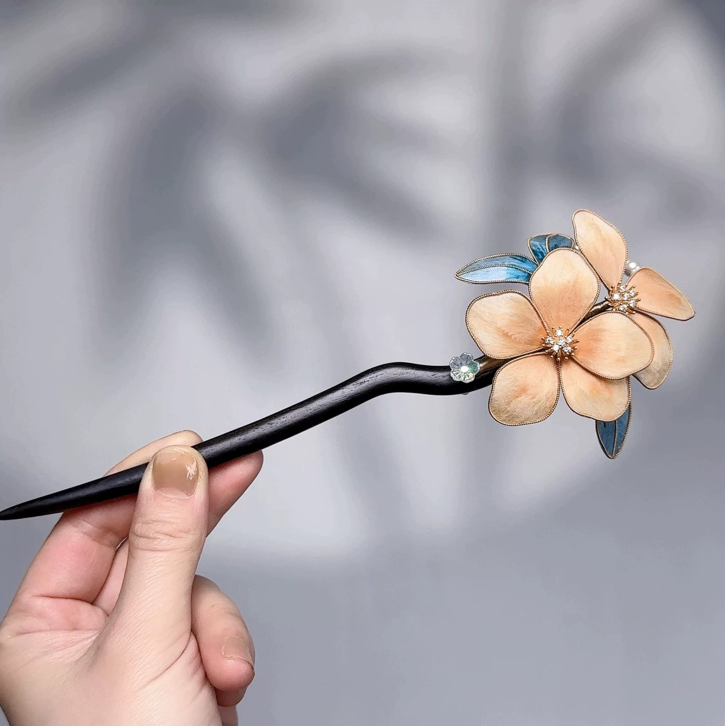 Intangible Cultural Heritage Handmade Silk Edelweiss Hairpin Female High-end Hairpin Hanfu Cheongsam Bride Disc Hairpin for Gifts - AuraKin