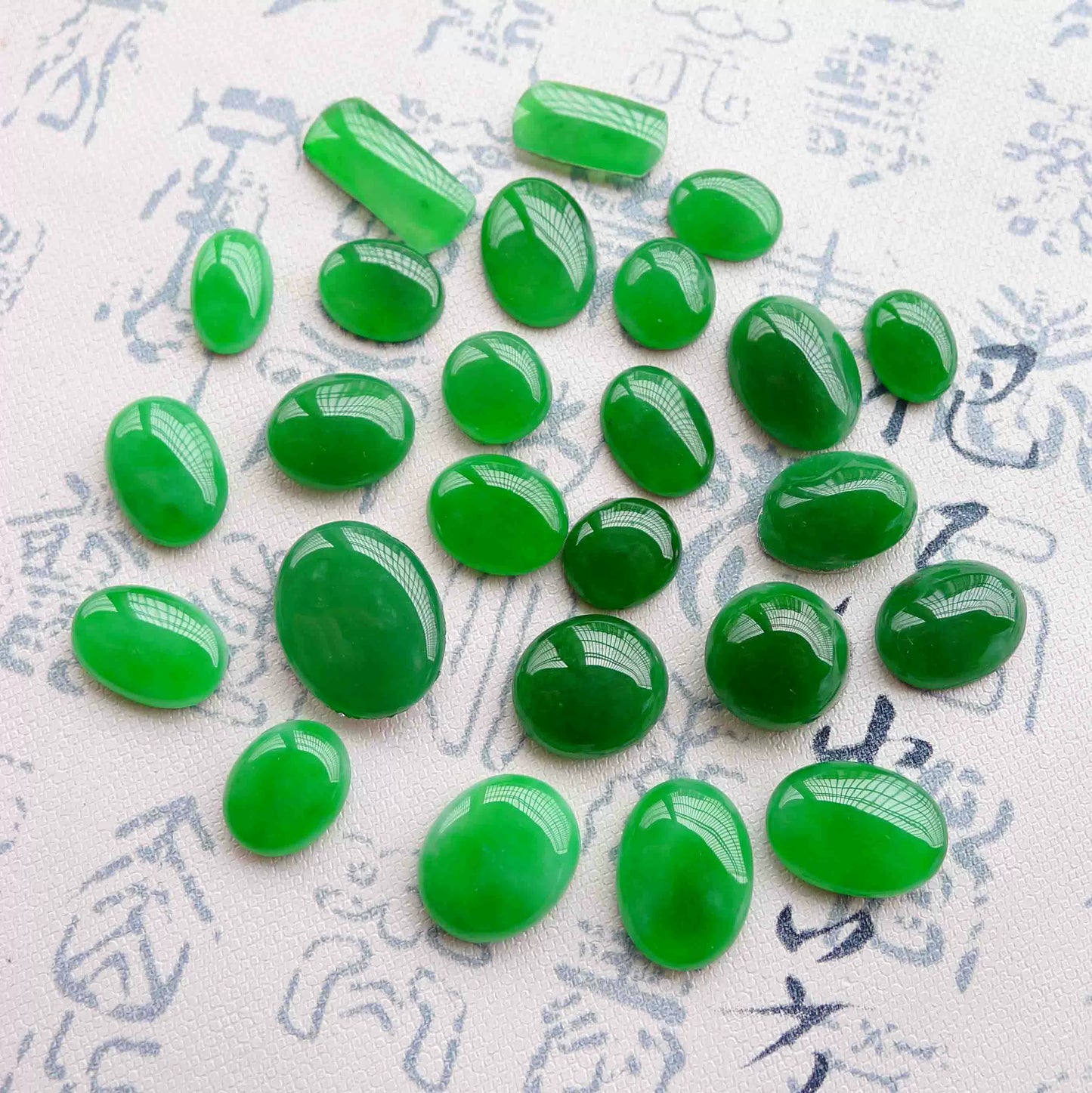 Myanmar natural a product high-end jadeite jade ring face yang green glass 18K women's gold inlaid with ice naked stone
