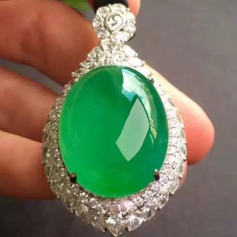 High ice kind Strong green egg surface jadeite pendant, old pit kind, Myanmar product, genuine natural full green pendant, women's model.