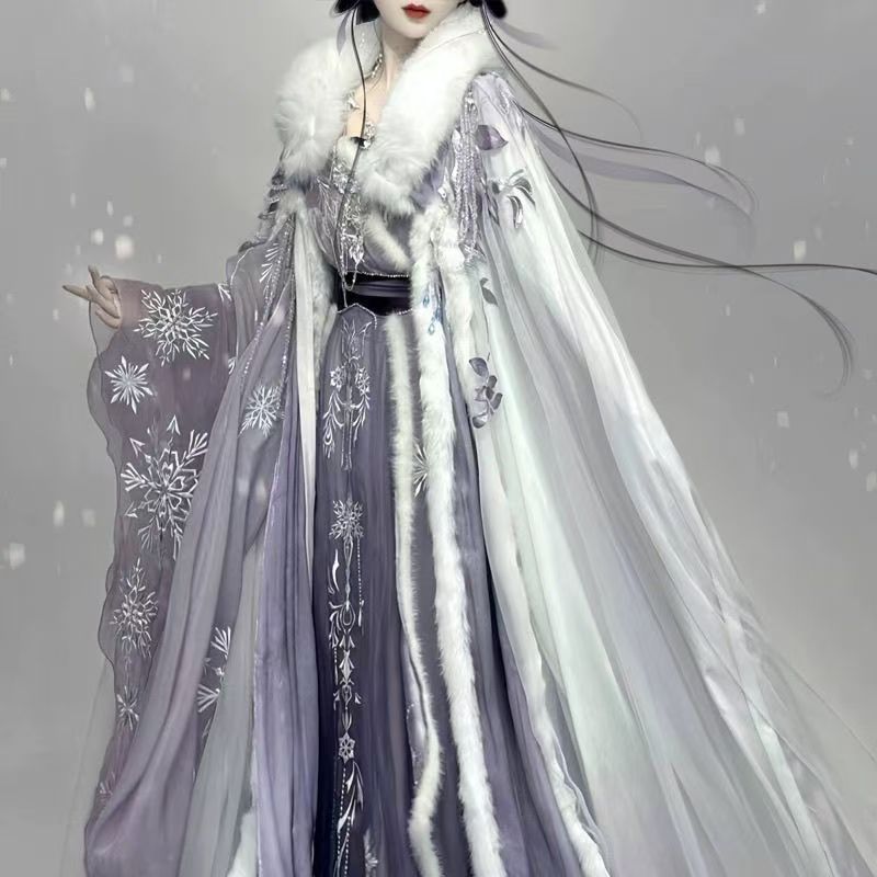 Xiliyi's original Hanfu [Snow Girl] middle Hanfu women's improved Nanbei Dynasty women's cape heavy industry embroidery winter set [Shipped within 15 days] - AuraKin