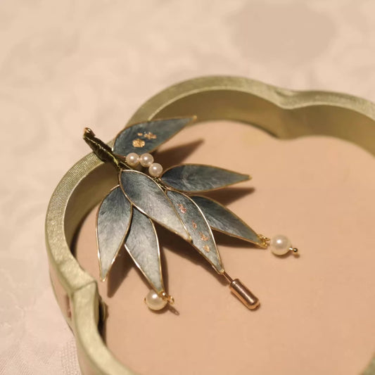 AuraKin Suzhou Edelweiss Silk Brooch - AuraKin Gift